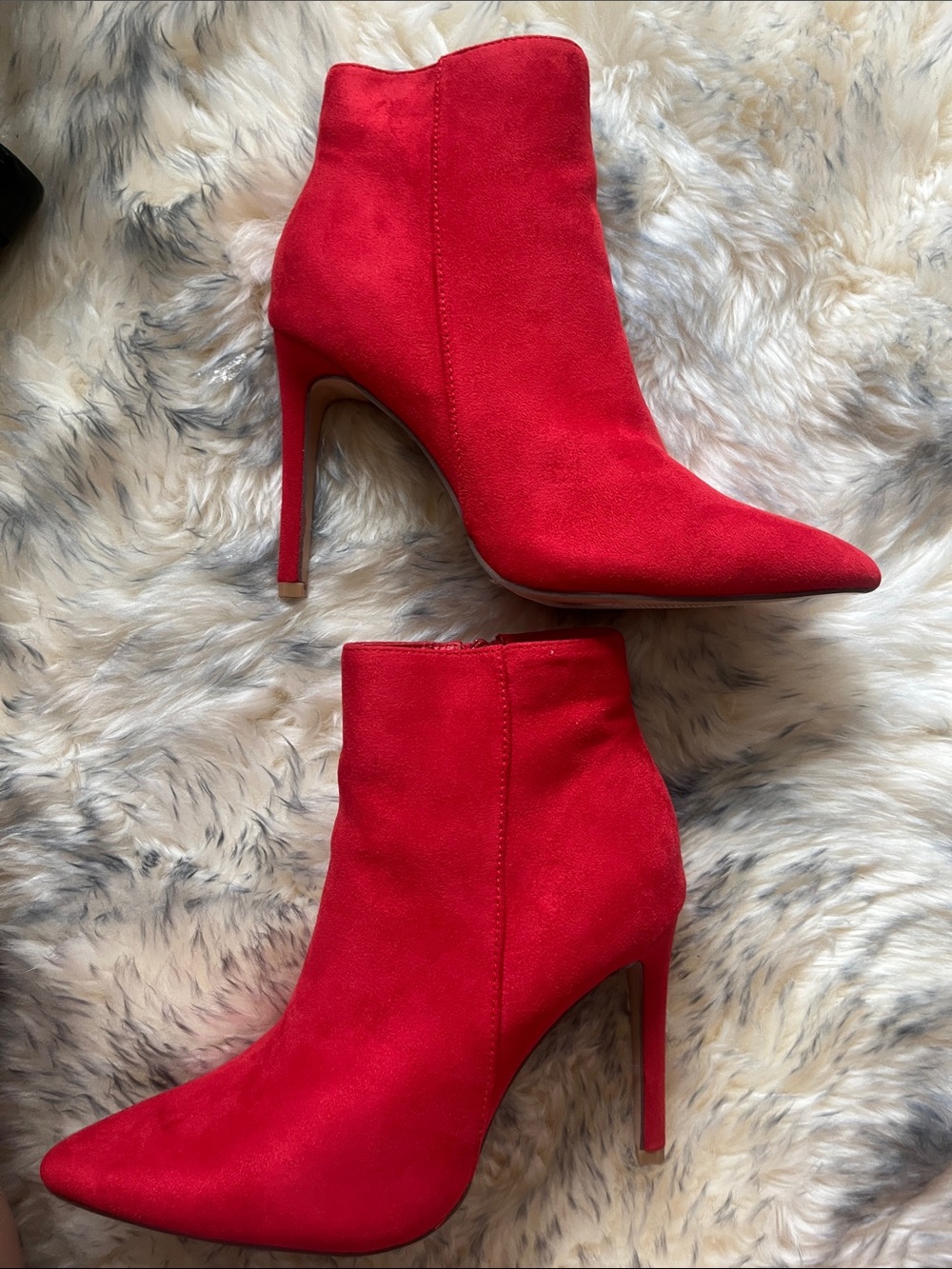 VELVETY Red Suede Pointed-Toe Ankle Boots with Side Zip